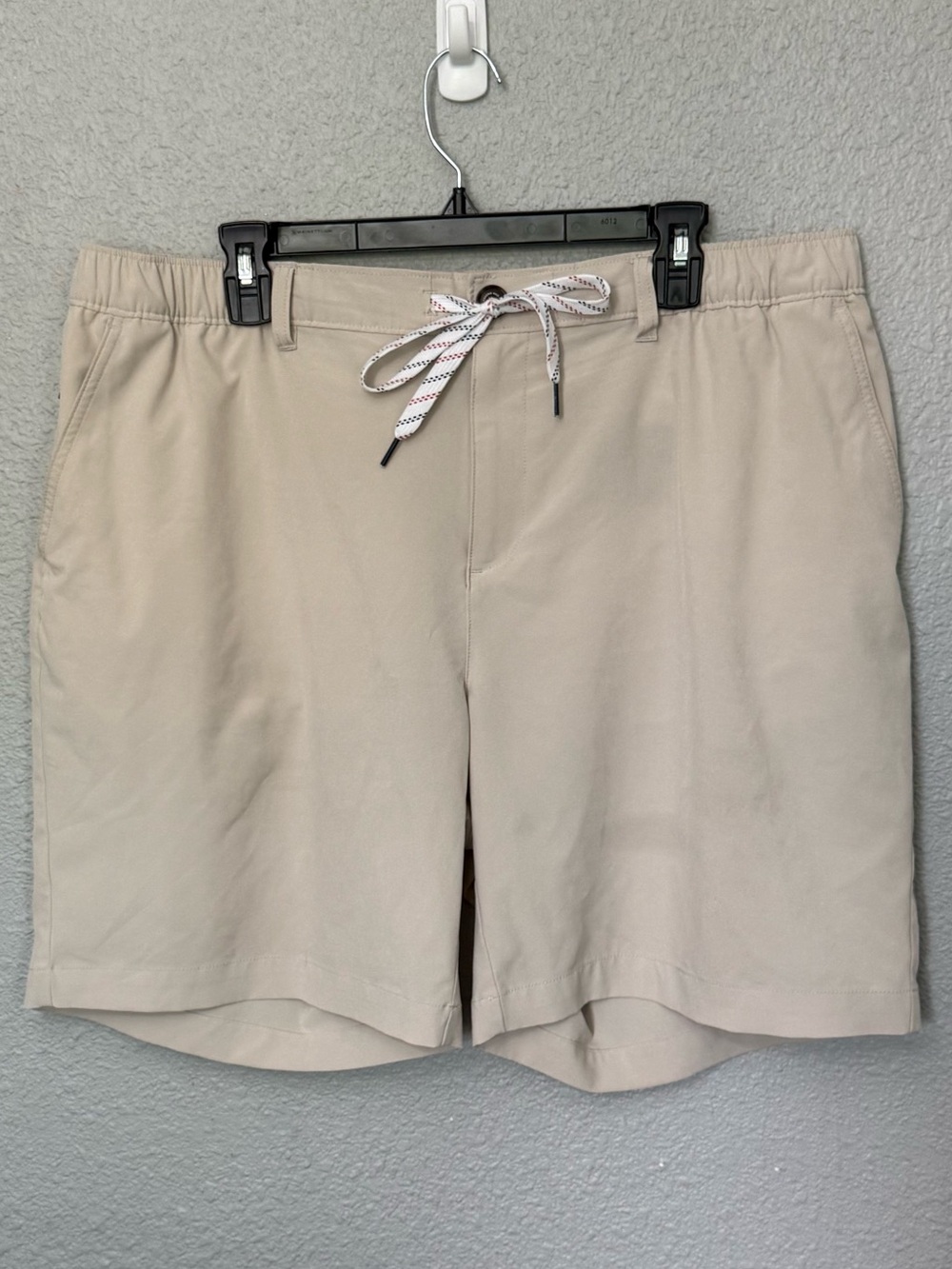 Chubbies | Everywear Stretch Shorts | Pure Beige | Size XXL